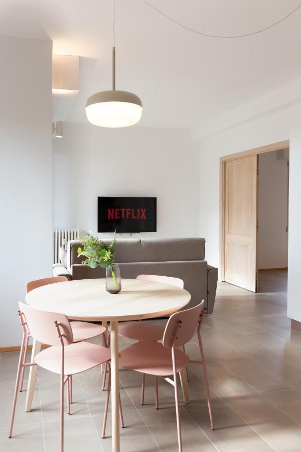 New Exclusive Melegnano Apartments- Near Train Station Bagian luar foto