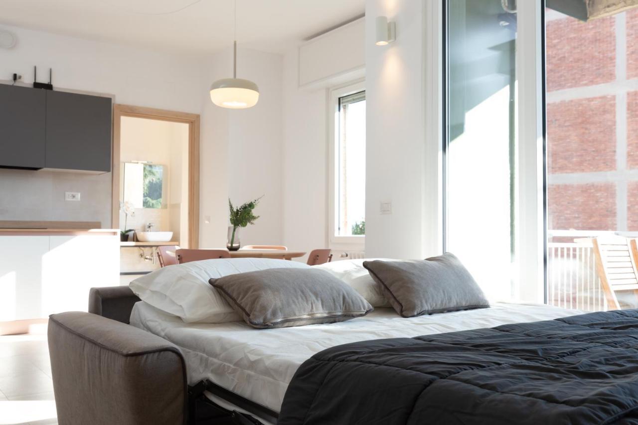 New Exclusive Melegnano Apartments- Near Train Station Bagian luar foto
