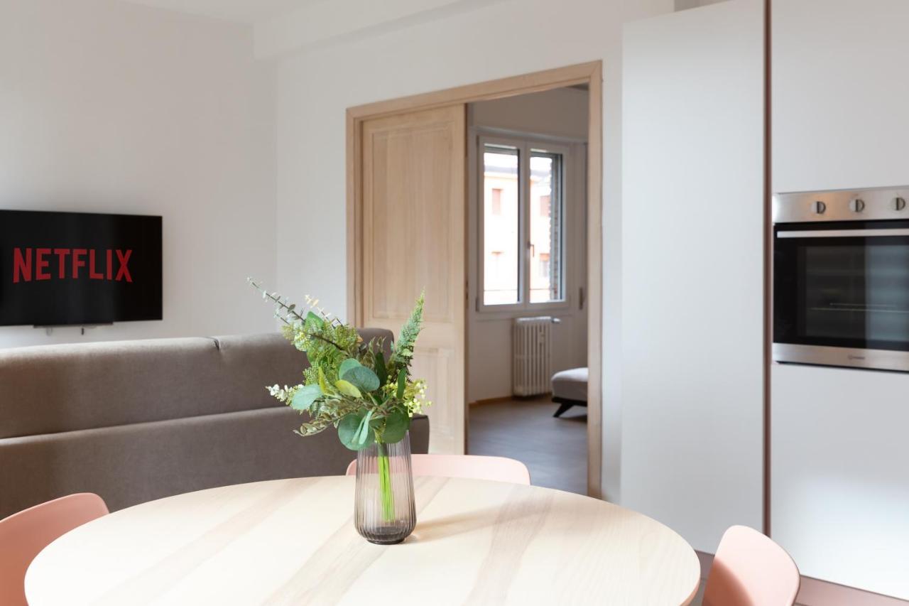 New Exclusive Melegnano Apartments- Near Train Station Bagian luar foto