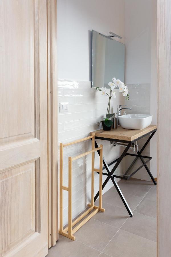 New Exclusive Melegnano Apartments- Near Train Station Bagian luar foto