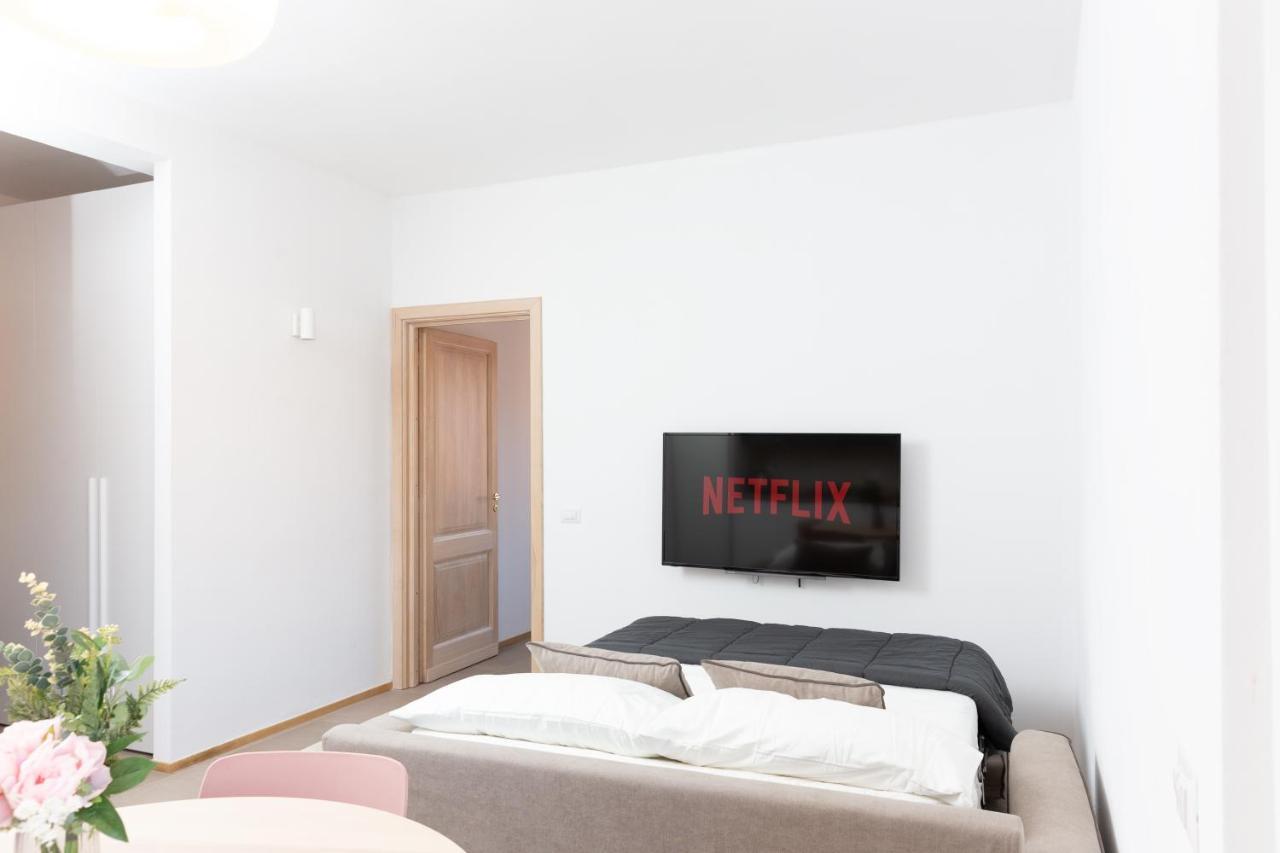 New Exclusive Melegnano Apartments- Near Train Station Bagian luar foto