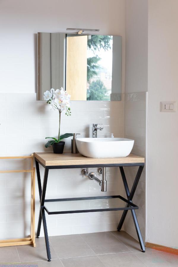 New Exclusive Melegnano Apartments- Near Train Station Bagian luar foto