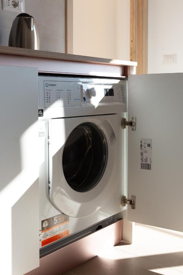 New Exclusive Melegnano Apartments- Near Train Station Bagian luar foto