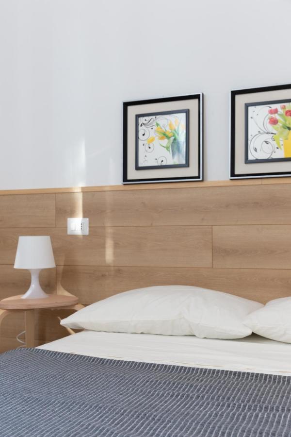 New Exclusive Melegnano Apartments- Near Train Station Bagian luar foto