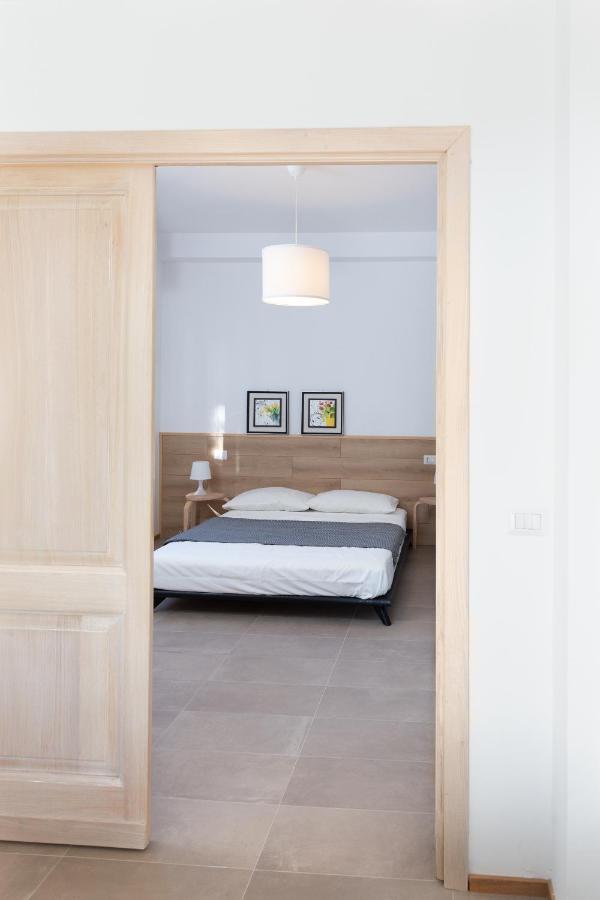 New Exclusive Melegnano Apartments- Near Train Station Bagian luar foto